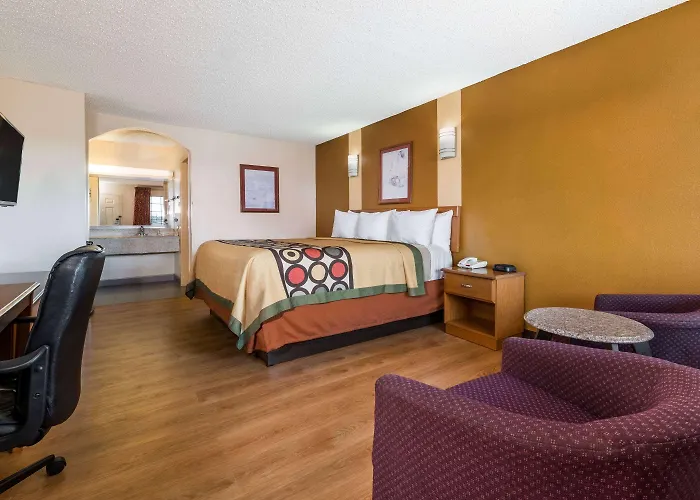 Super 8 by Wyndham Waco/Mall area TX
