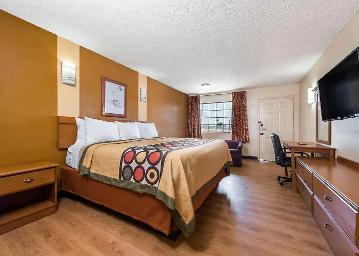 Super 8 by Wyndham Waco/Mall area TX