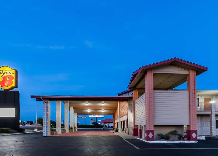 Super 8 by Wyndham Waco/Mall area TX