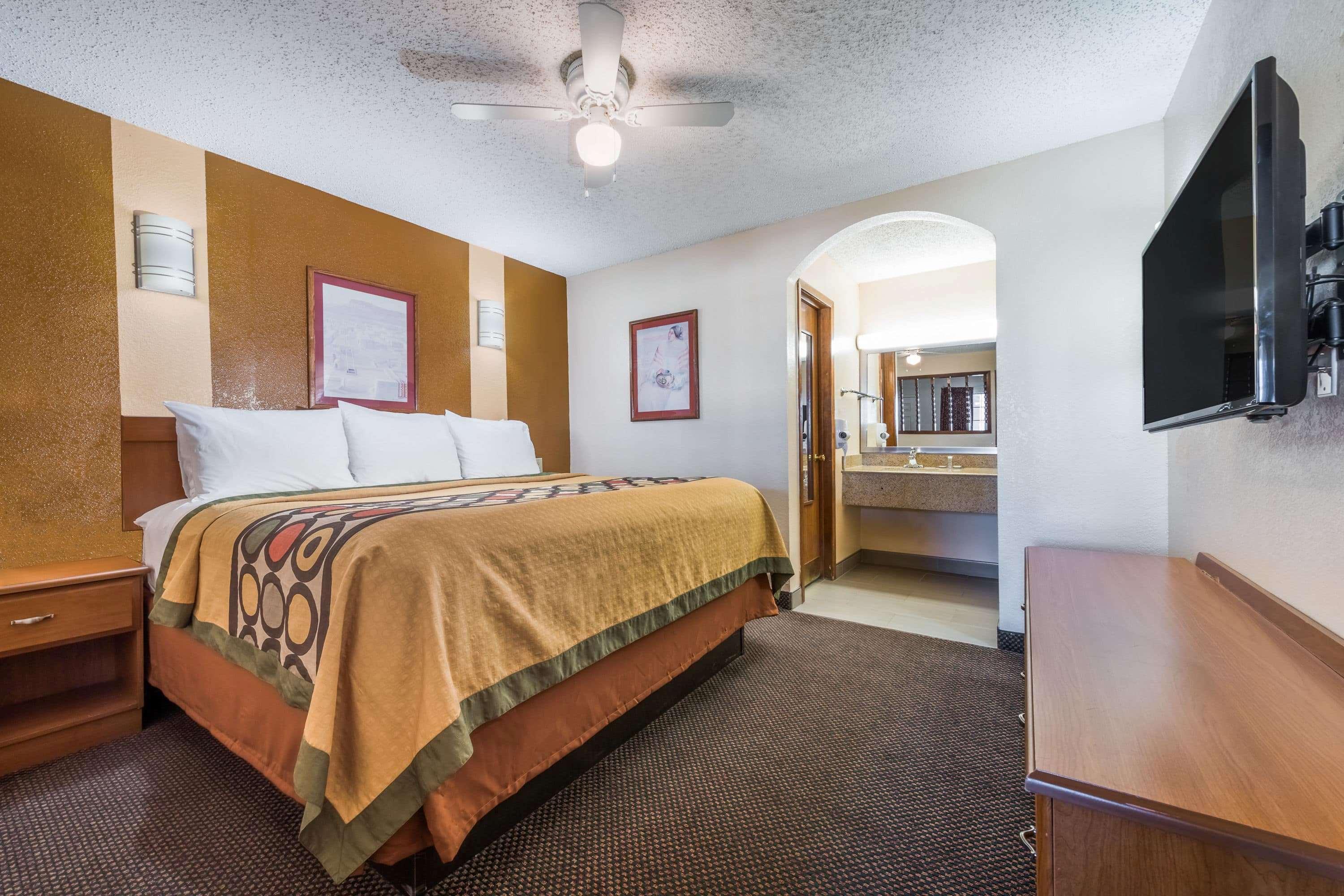 Super 8 By Wyndham Waco/mall Area Tx Hotel Waco
