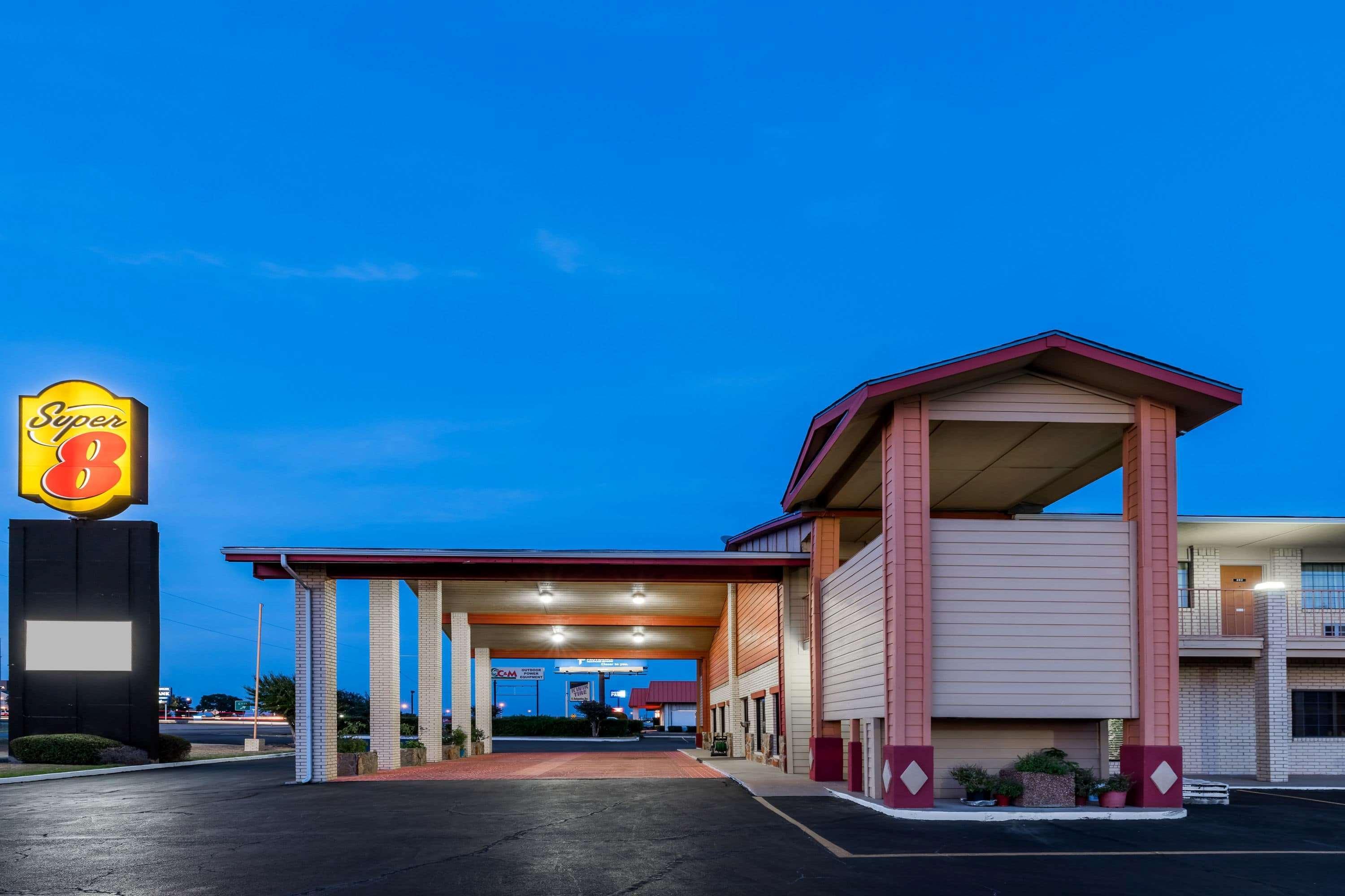 Hotel Super 8 By Wyndham Waco/mall Area Tx 2*